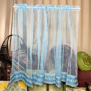 70s Flocked Daisy Curtains